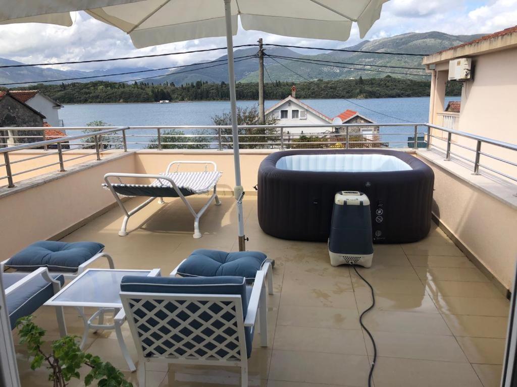 Riverside Villa Tivat Exterior foto